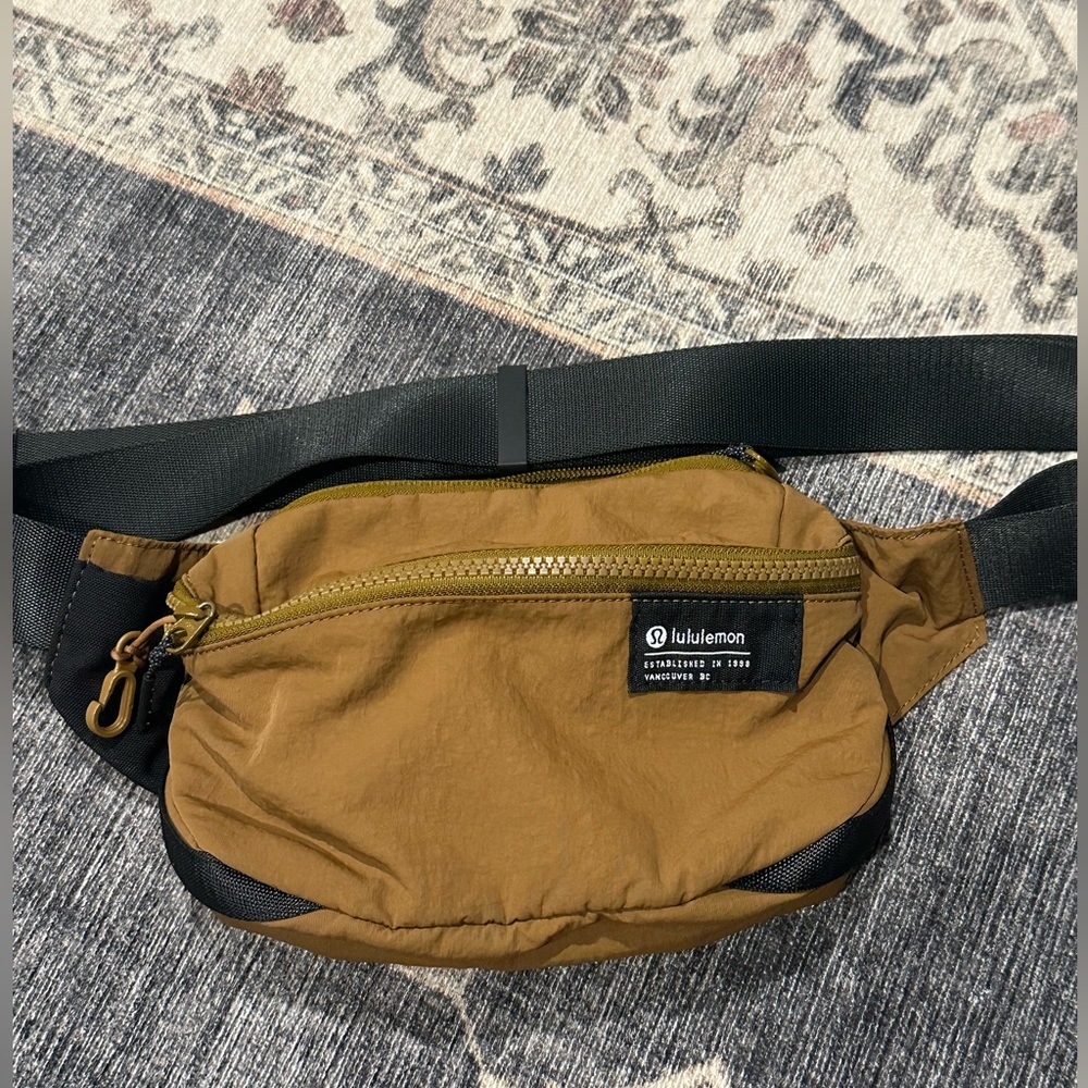 Clean Lines Belt Bag Lululemon